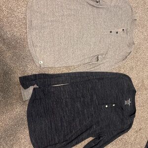 2-pack Men’s size small active flex American Eagle Henley long-sleeve